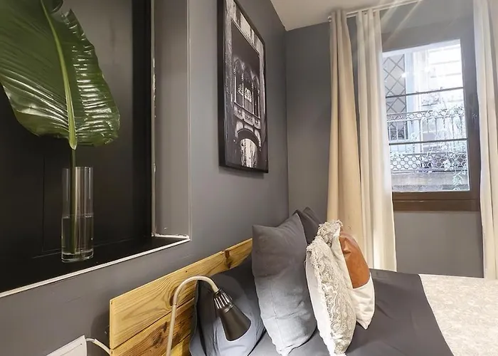 アパート Cozy In The Gothic Quarter Of